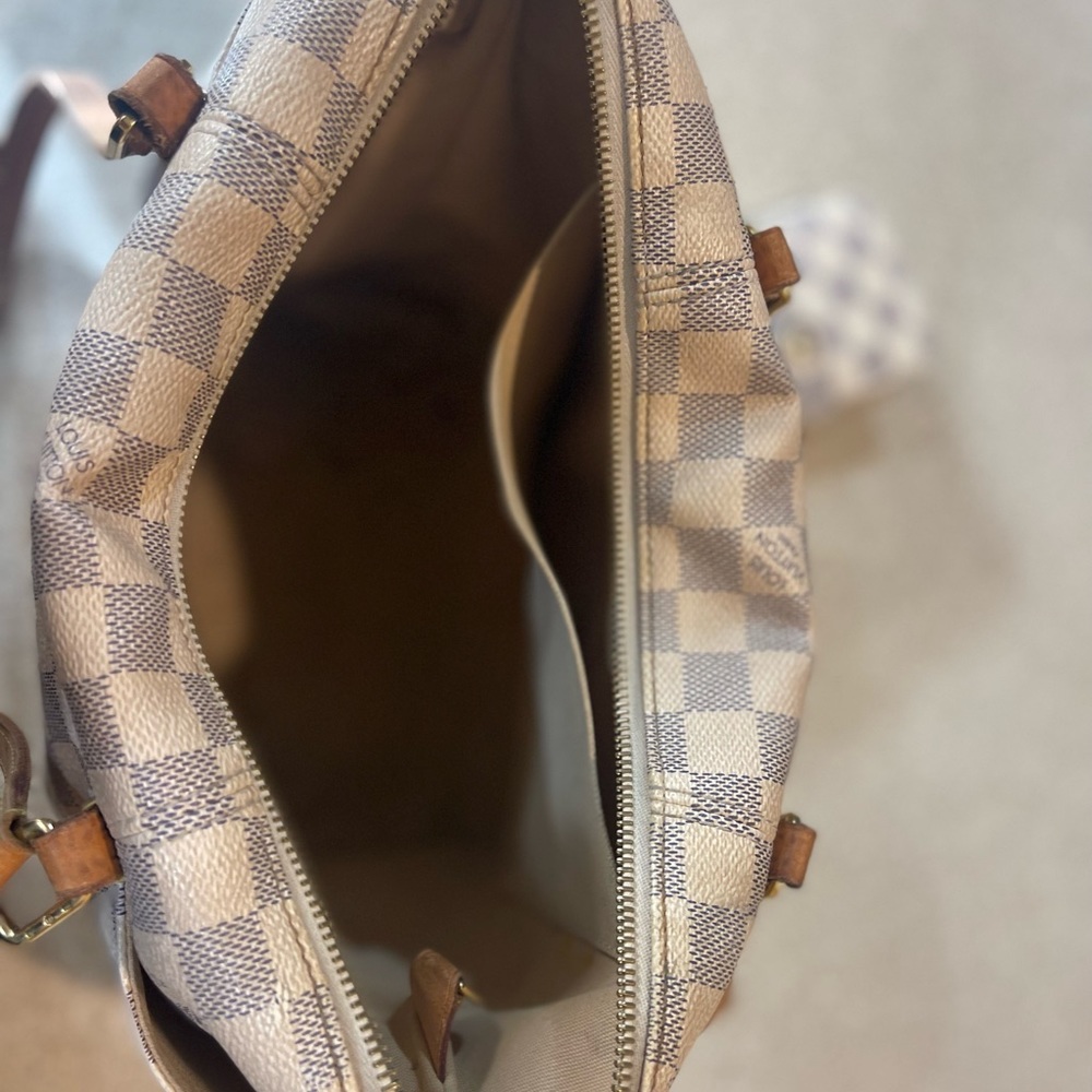COPY - Louis Vuitton bag! Needs a good clean! - Picture 2 of 4